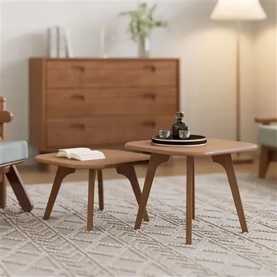 Malý ořechový konferenční stolek