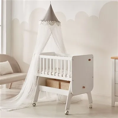 Dřevěná houpací kolébka